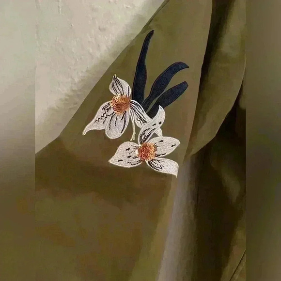 Eric Signature lined, army green, full zip jacket with sequined sleeves; size M - Picture 2 of 11